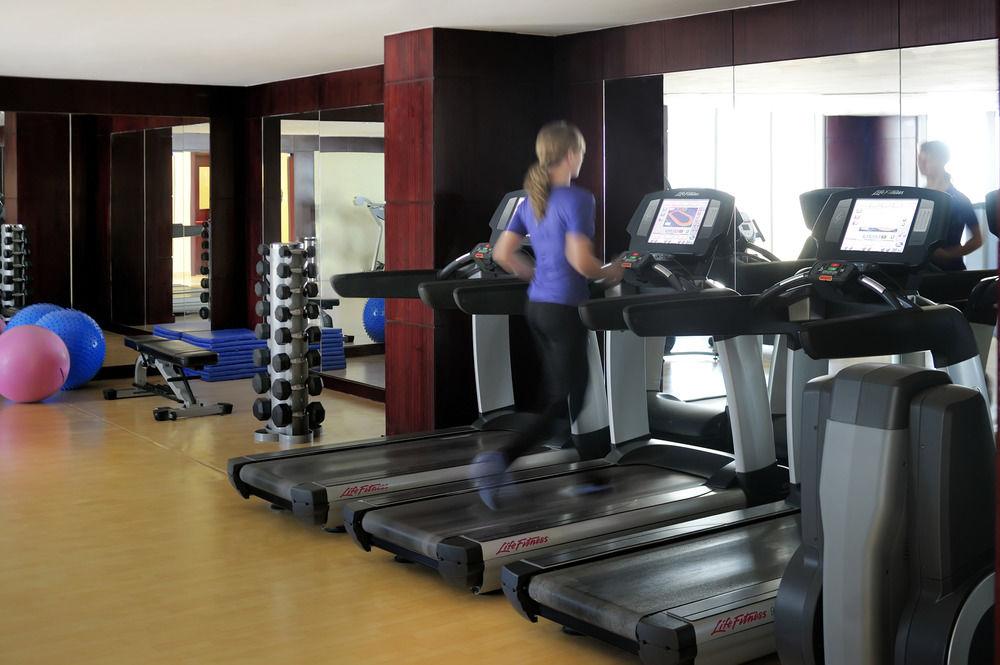 Marriott Executive Apartments Manama, Bahrain Exterior foto A treadmill
