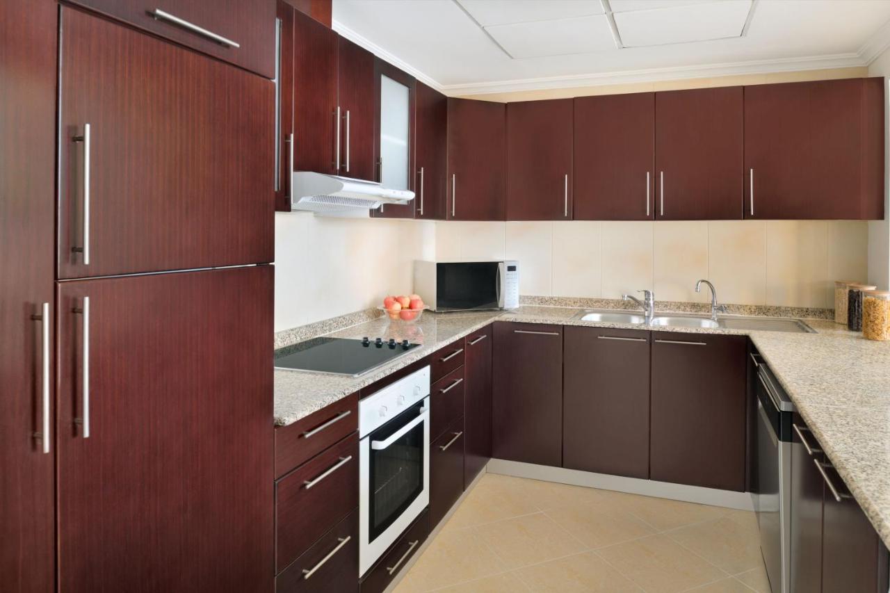 Marriott Executive Apartments Manama, Bahrain Exterior foto A modern kitchen