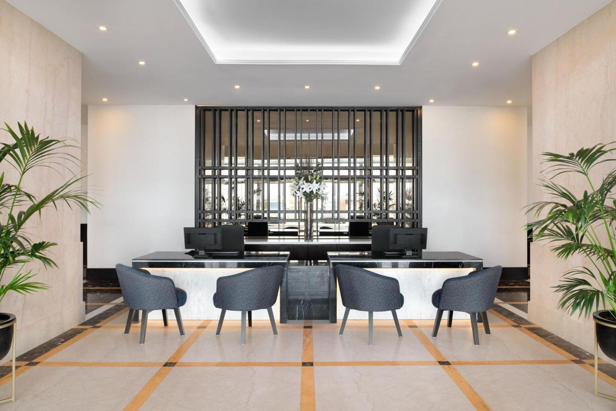 Marriott Executive Apartments Manama, Bahrain Exterior foto The lobby of the hotel